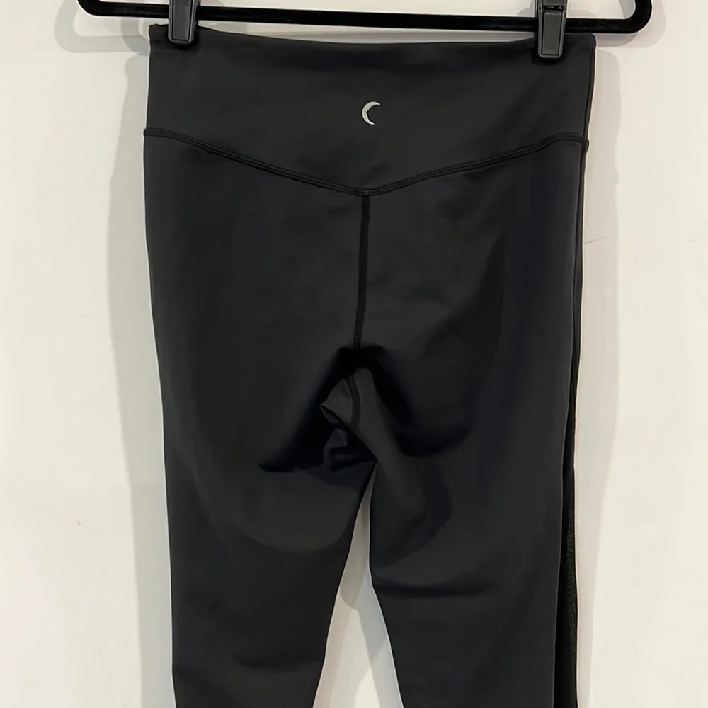 Zyia Active Black mesh Reflective Light and Tight Hi-Rise 7/8 leggings size 6-8 - Picture 6 of 14